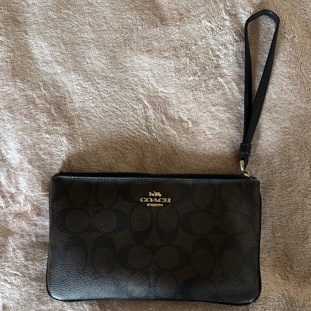 Coach Signature Black Wristlet